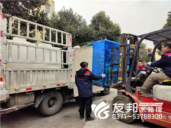 溫州西聯(lián)機械 10噸單級設(shè)備發(fā)貨10.jpg